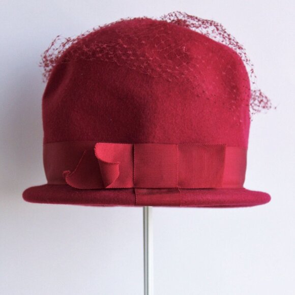 Vintage 1960s Hat, Red Wool Felt with Veil Trim and Bow, Millinery - Picture 5 of 9
